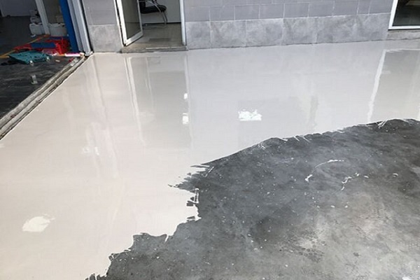 تفاوت هزینه‌های اجرای کفپوش سیمانی و اپوکسی-بهسازان